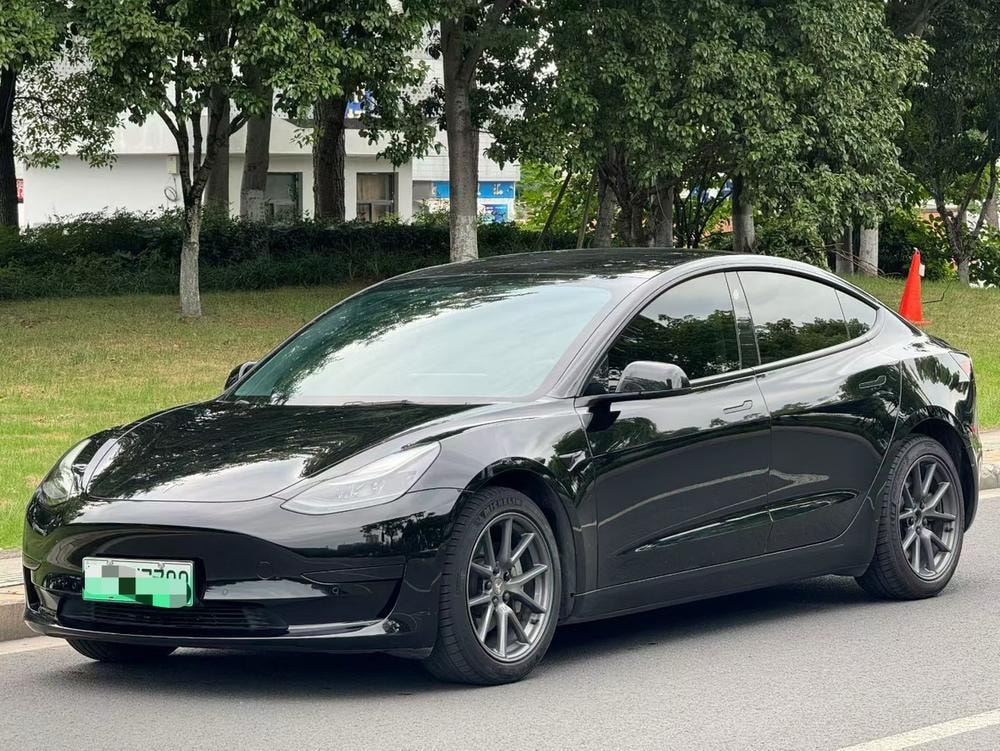 Tesla Model 3 2021 — фото автомобиля