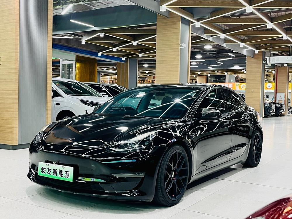 Tesla Model 3 2022 — фото автомобиля 1