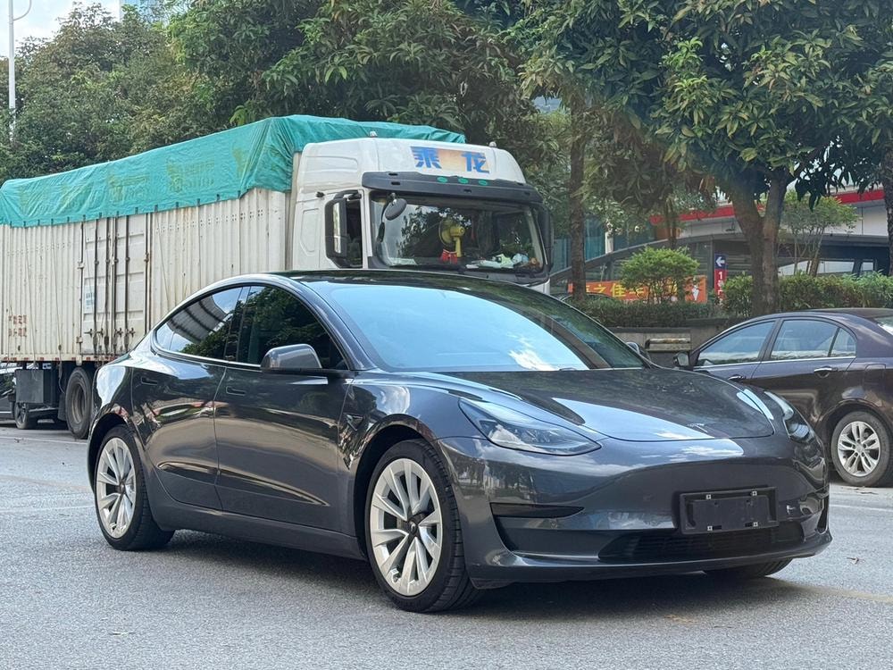 Tesla Model 3 2021 — фото автомобиля