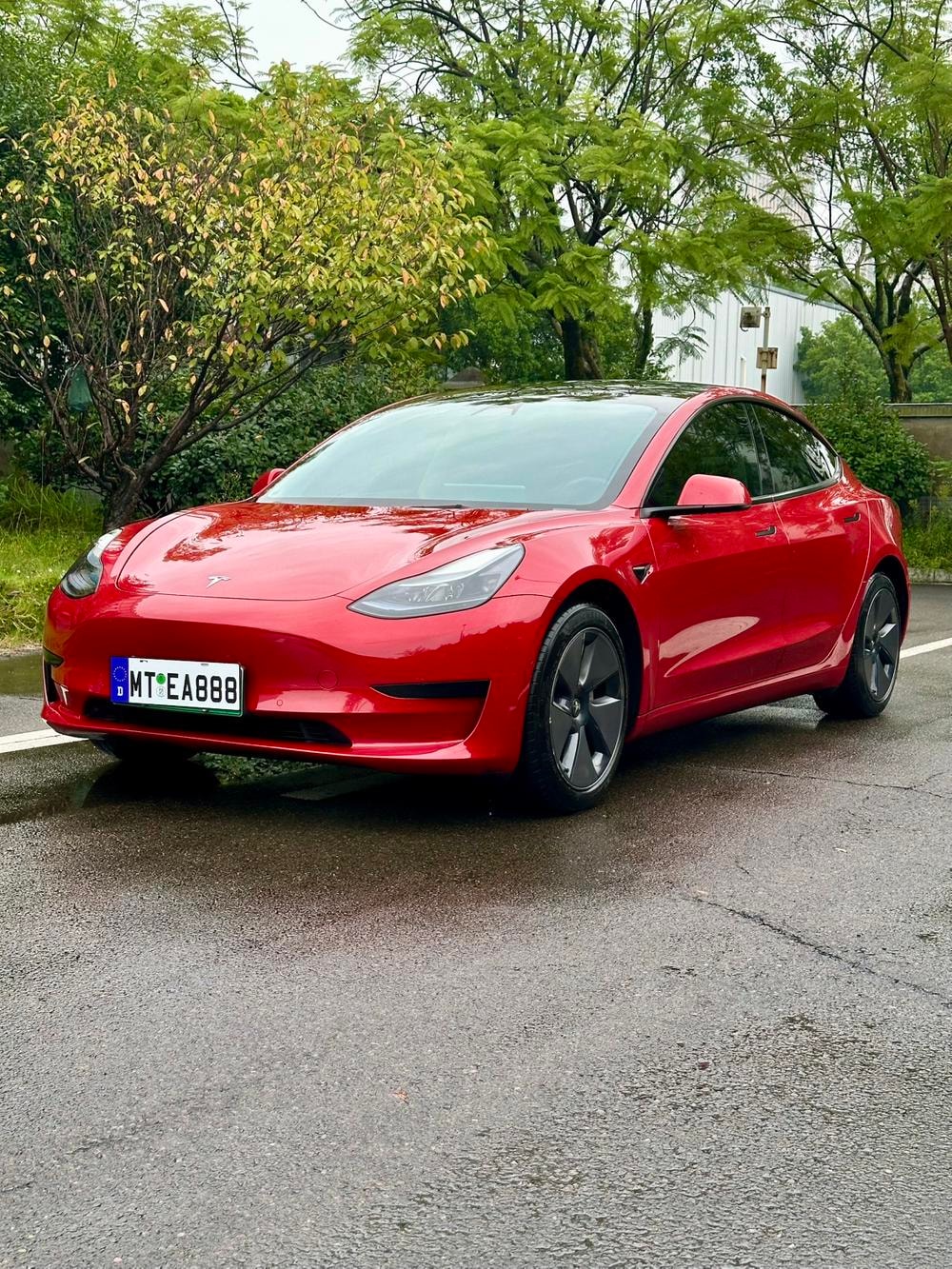 Tesla Model 3 2022 — фото автомобиля