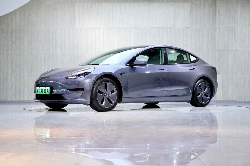 Tesla Model 3 2019 — фото автомобиля