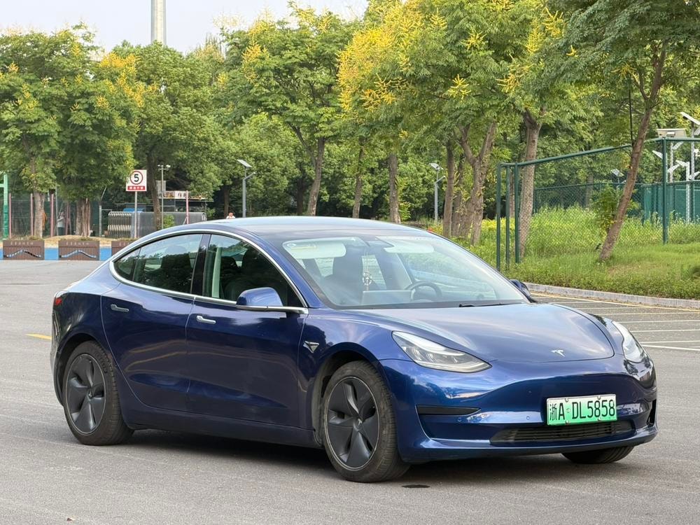 Tesla Model 3 2020 — фото автомобиля