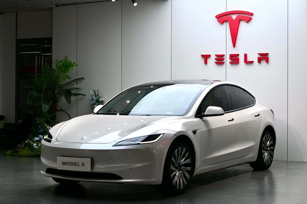 Tesla Model 3 2023 — фото автомобиля