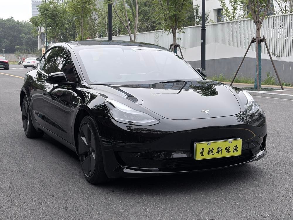 Tesla Model 3 2022 — фото автомобиля