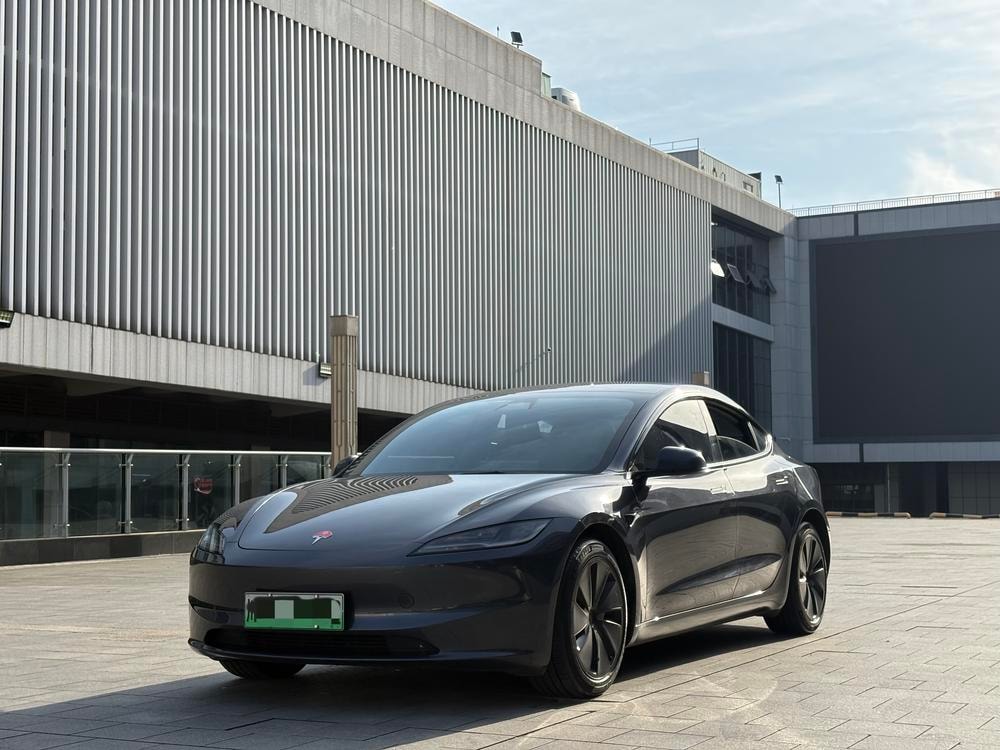 Tesla Model 3 2023 — фото автомобиля 1