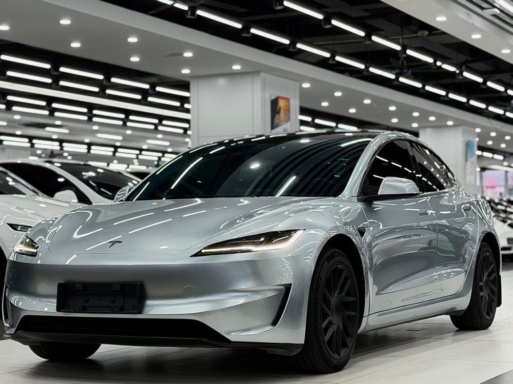 Tesla Model 3 2023 — фото автомобиля 1