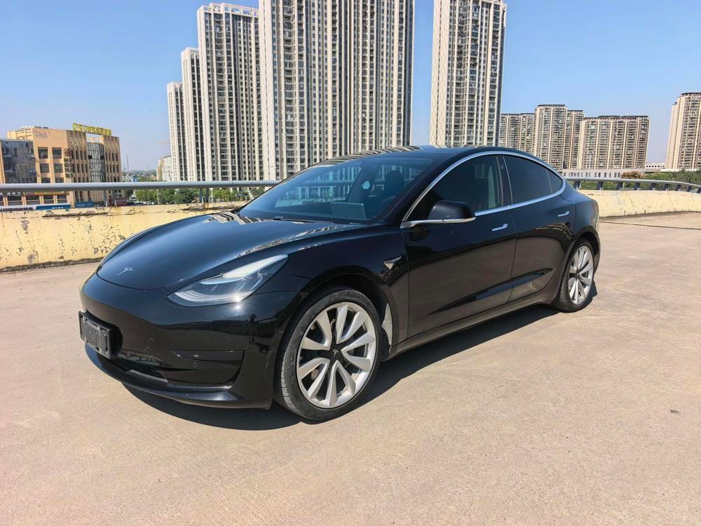 Tesla Model 3 2019 — фото автомобиля 1