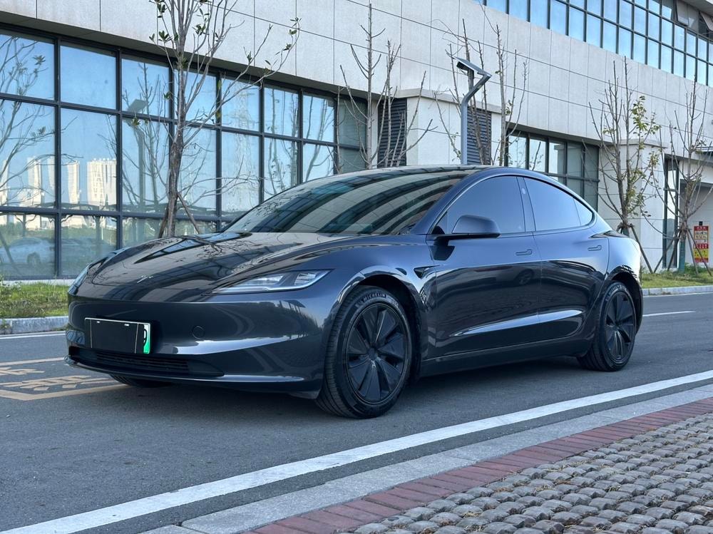 Tesla Model 3 2023 — фото автомобиля