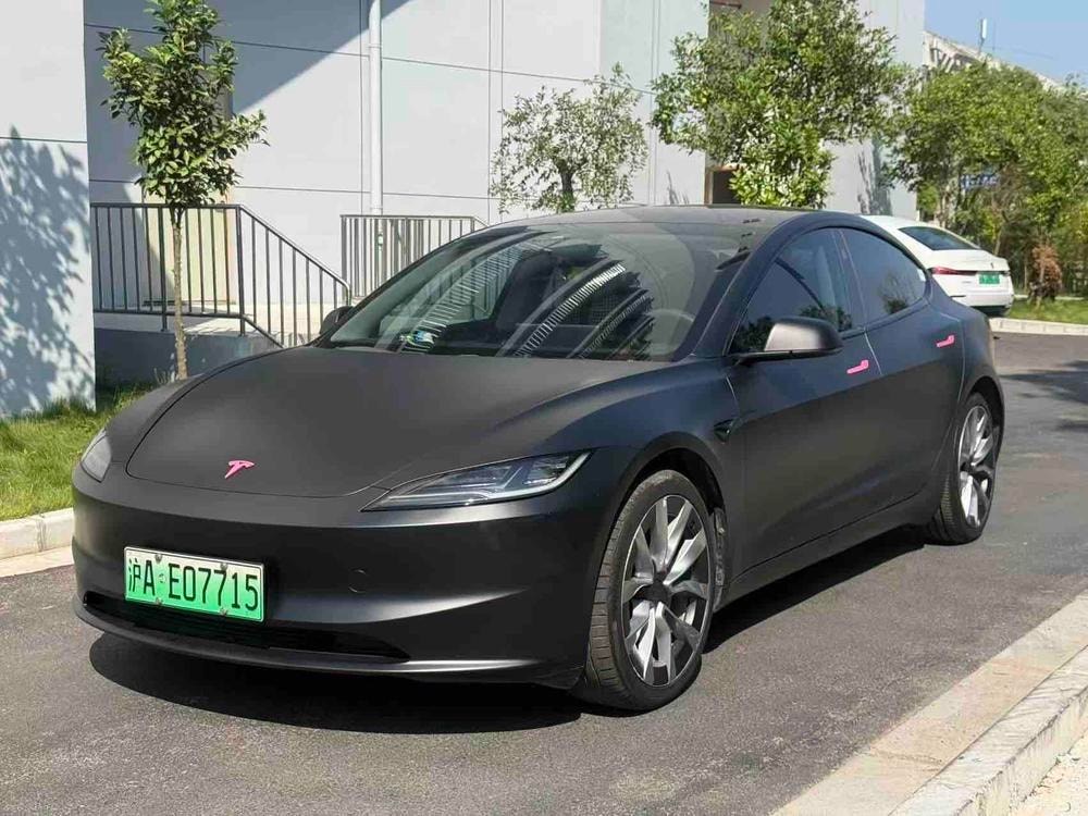 Tesla Model 3 2023 — фото автомобиля