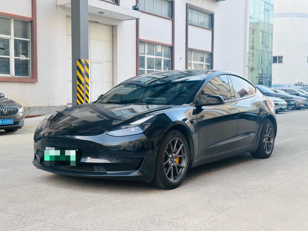 Tesla Model 3 2021 — фото автомобиля