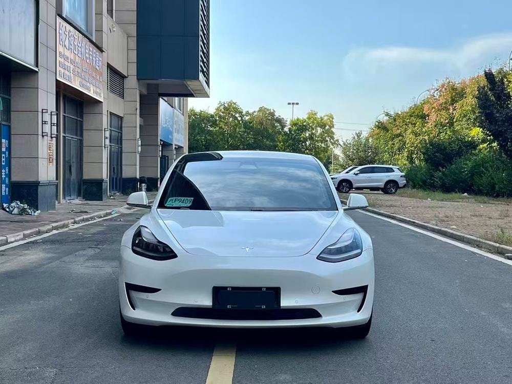 Tesla Model 3 2019 — фото автомобиля