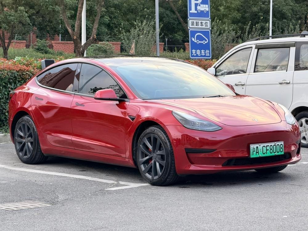 Tesla Model 3 2022 — фото автомобиля