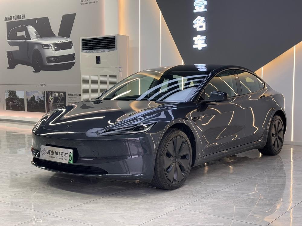 Tesla Model 3 2025 — фото автомобиля 1