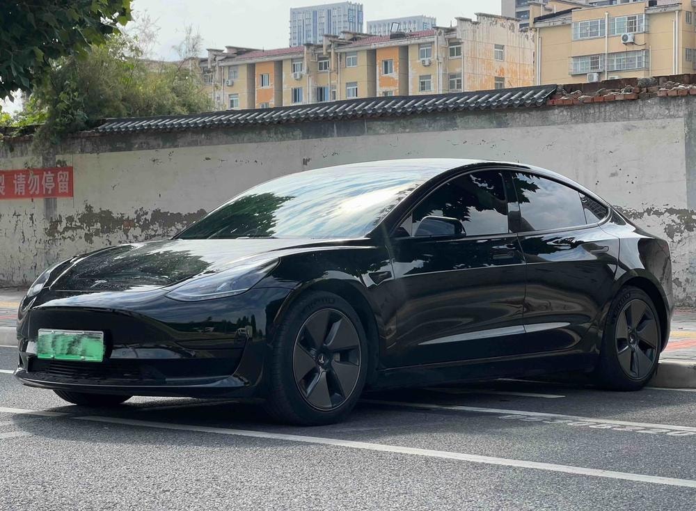 Tesla Model 3 2022 — фото автомобиля