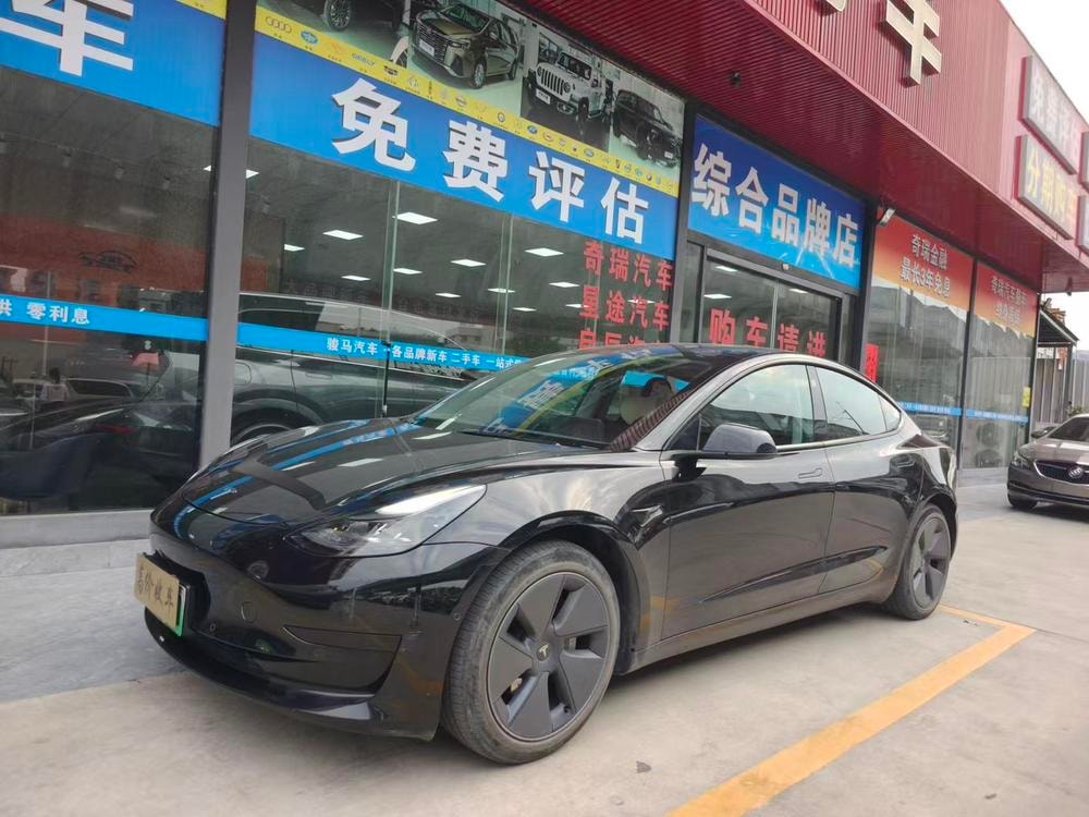 Tesla Model 3 2023 — фото автомобиля 1