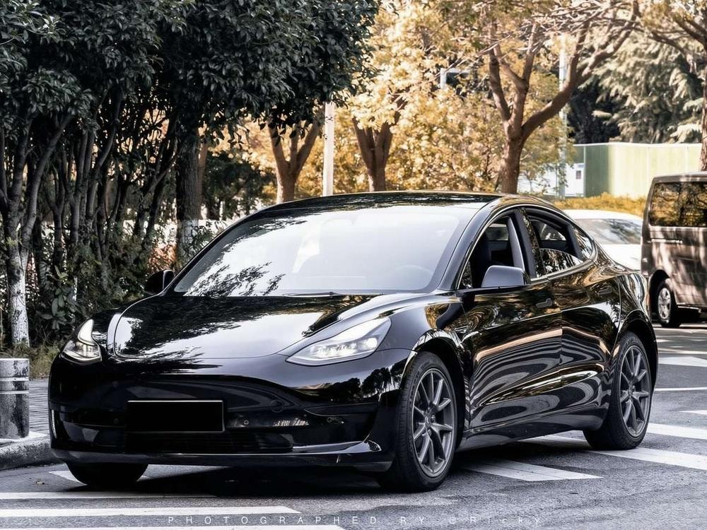 Tesla Model 3 2022 — фото автомобиля