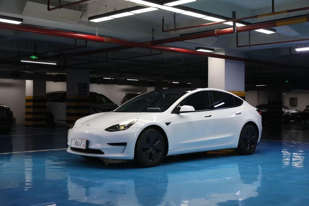 Tesla Model 3 2021 — фото автомобиля
