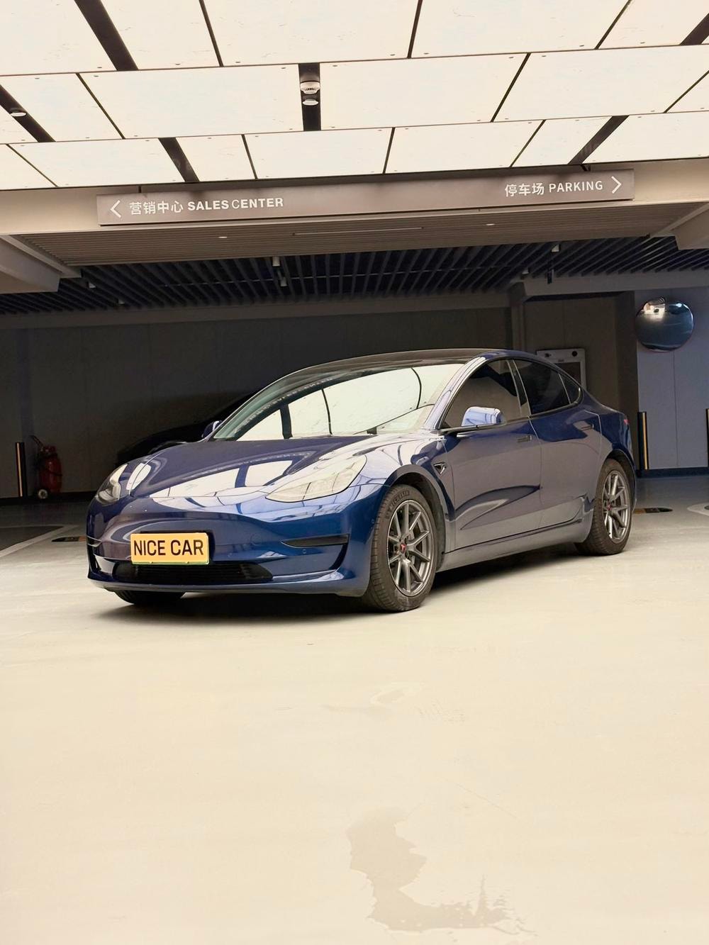 Tesla Model 3 2021 — фото автомобиля