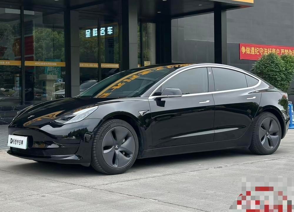 Tesla Model 3 2020 — фото автомобиля