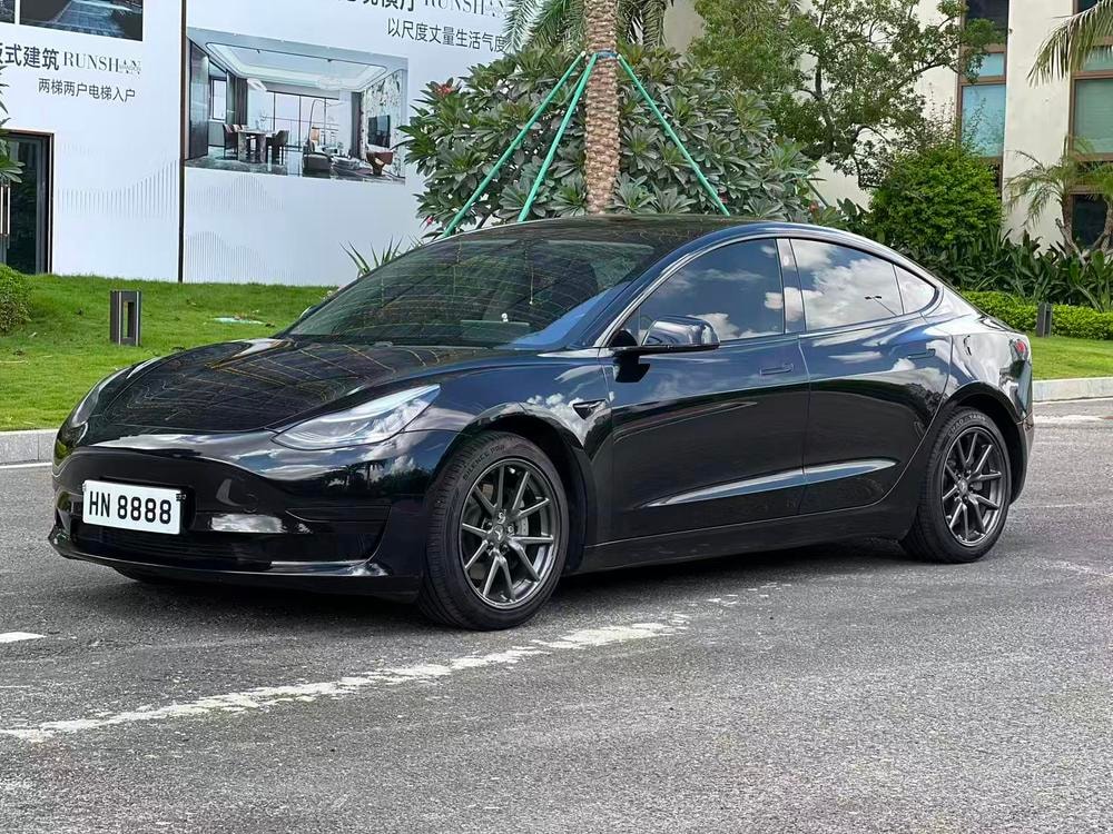 Tesla Model 3 2021 — фото автомобиля
