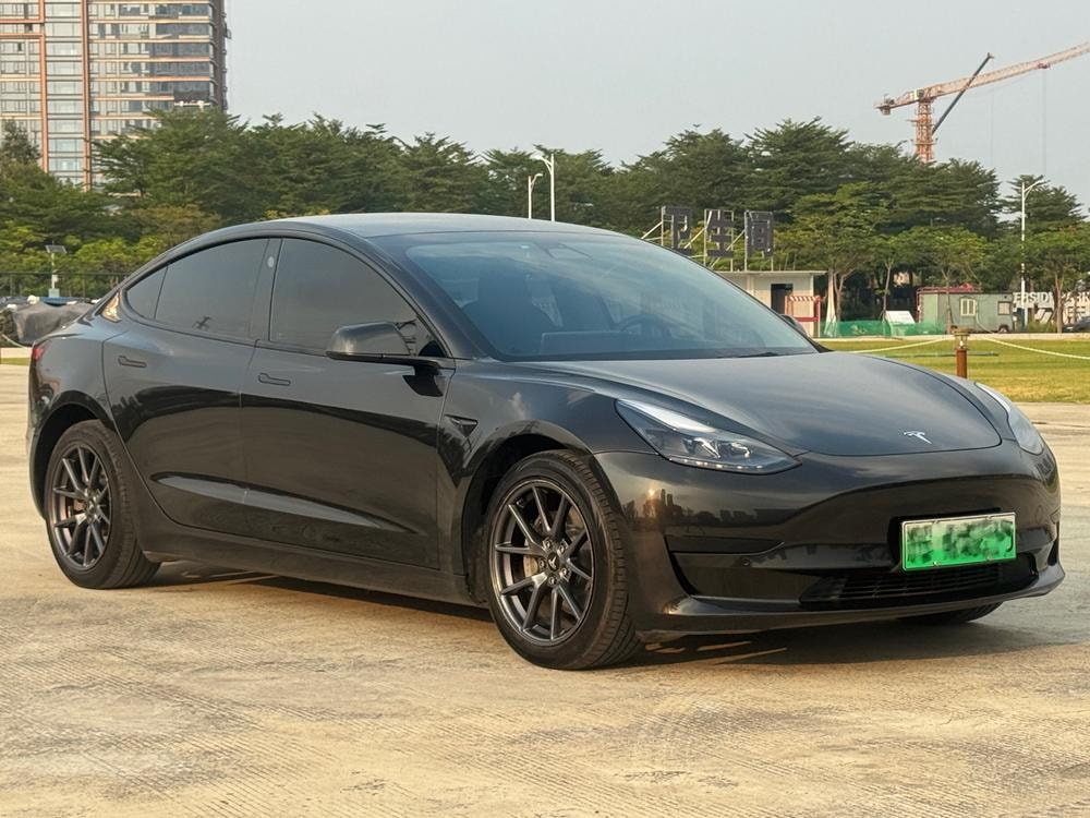 Tesla Model 3 2021 — фото автомобиля