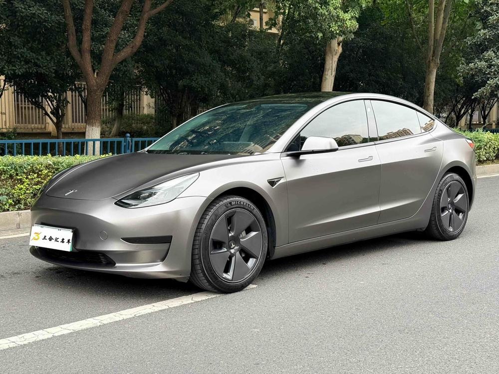 Tesla Model 3 2022 — фото автомобиля
