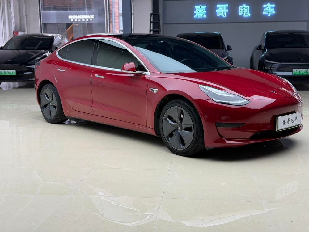 Tesla Model 3 2020 — фото автомобиля