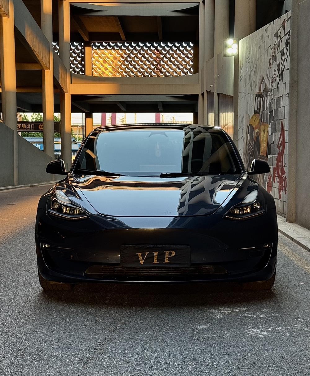 Tesla Model 3 2022 — фото автомобиля