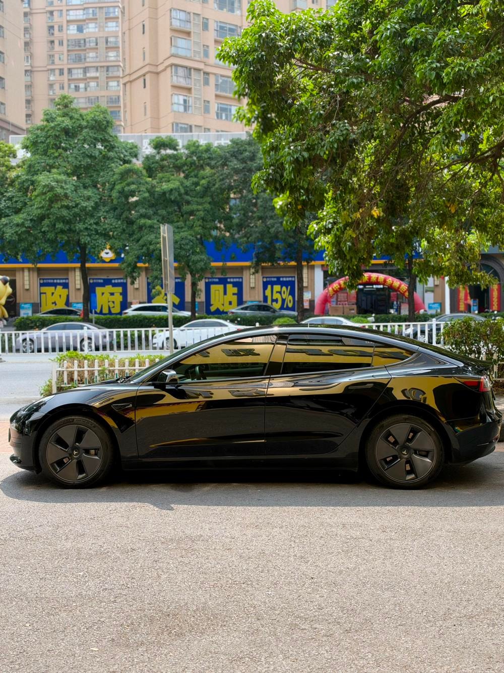 Tesla Model 3 2022 — фото автомобиля