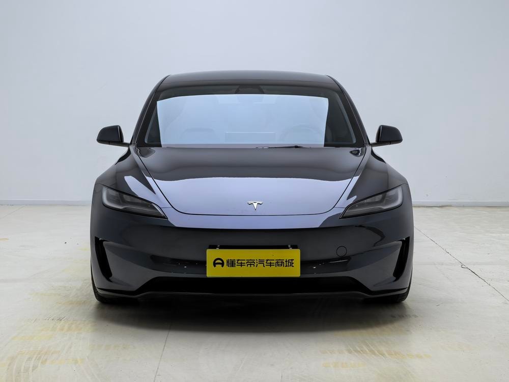 Tesla Model 3 2024 — фото автомобиля