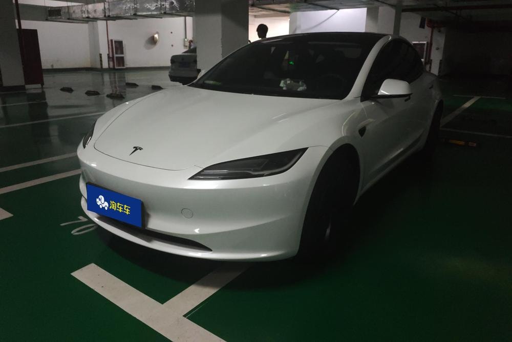 Tesla Model 3 2025 — фото автомобиля
