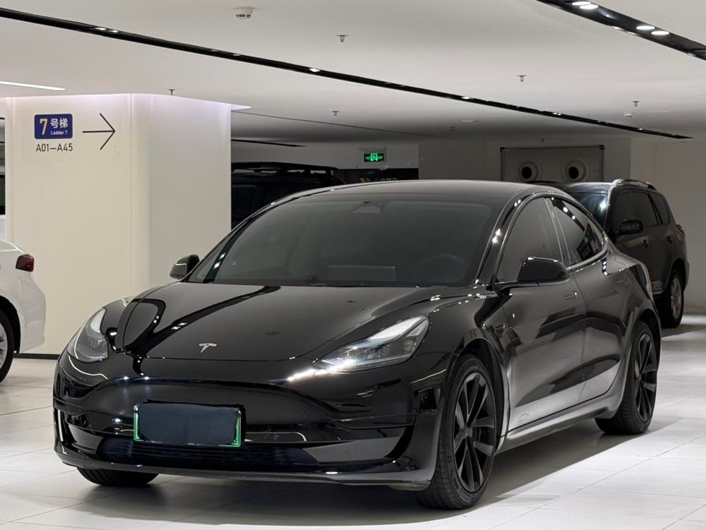 Tesla Model 3 2022 — фото автомобиля