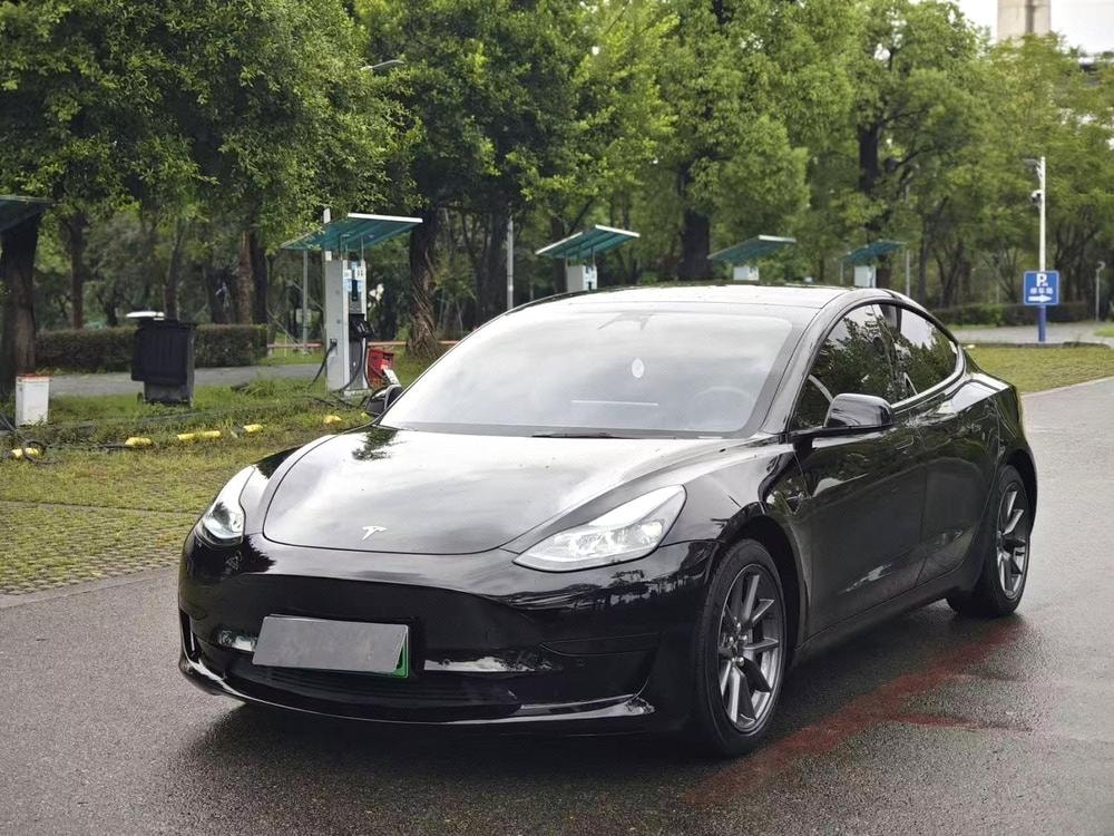 Tesla Model 3 2022 — фото автомобиля