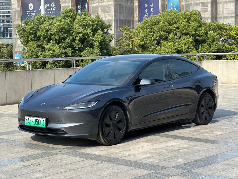Tesla Model 3 2023 — фото автомобиля