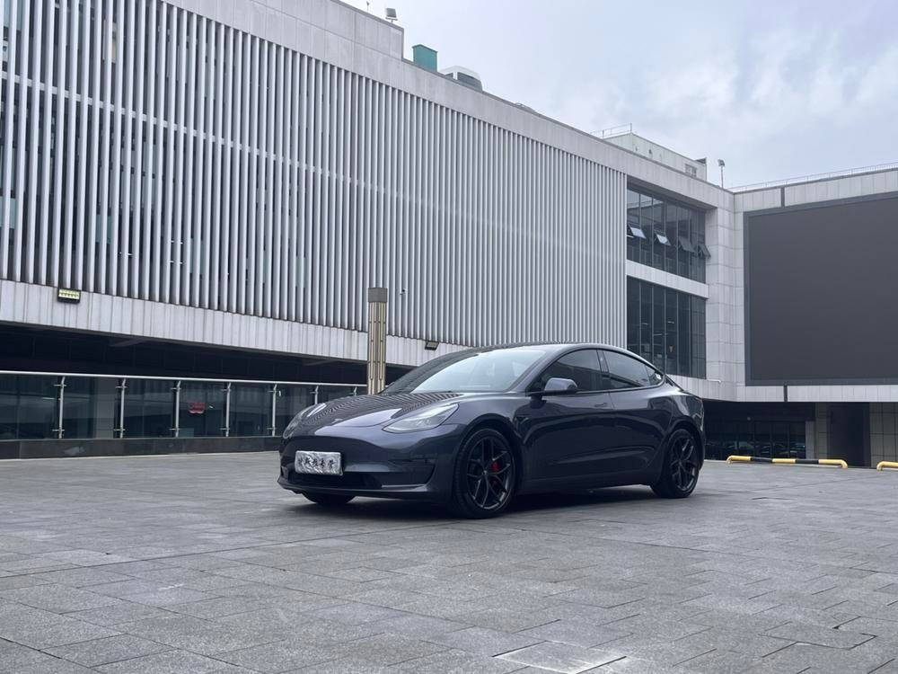 Tesla Model 3 2022 — фото автомобиля