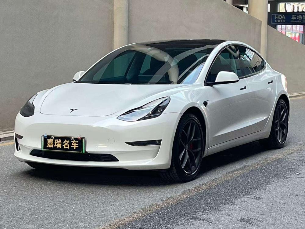 Tesla Model 3 2022 — фото автомобиля