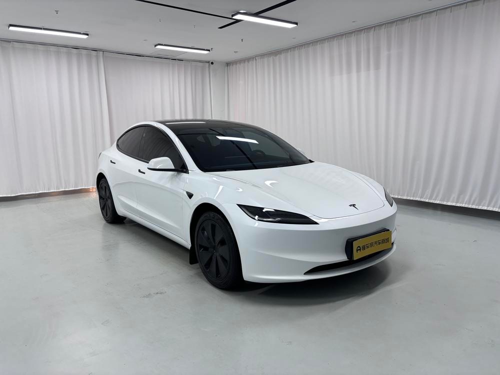 Tesla Model 3 2025 — фото автомобиля