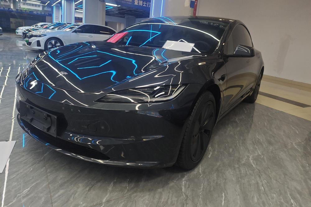 Tesla Model 3 2025 — фото автомобиля