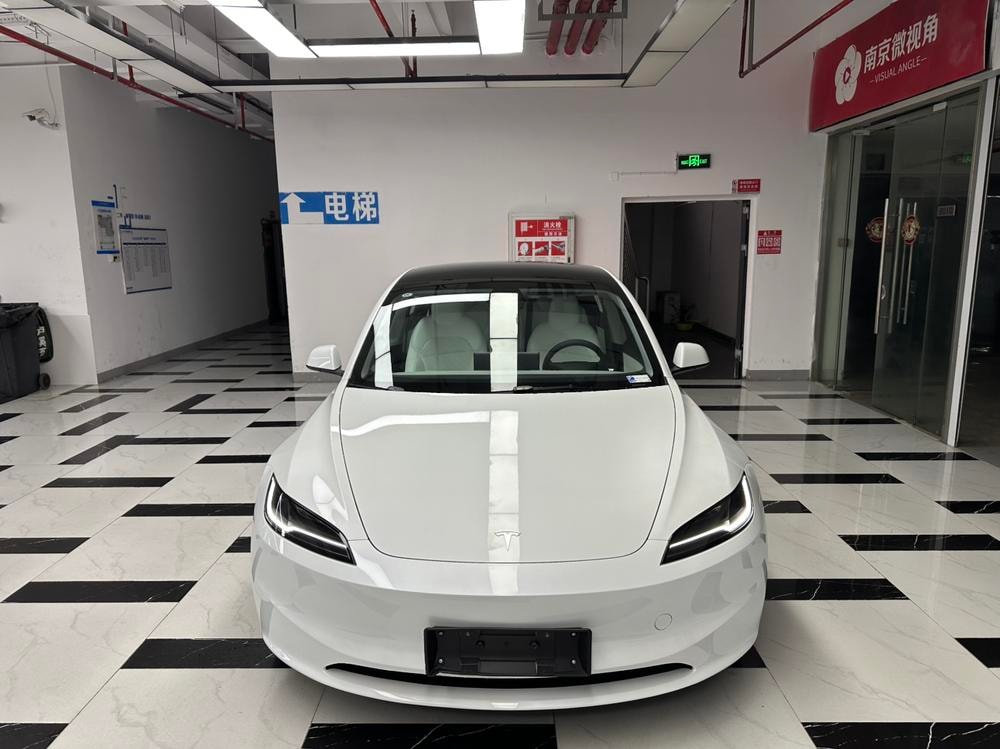 Tesla Model 3 2023 — фото автомобиля