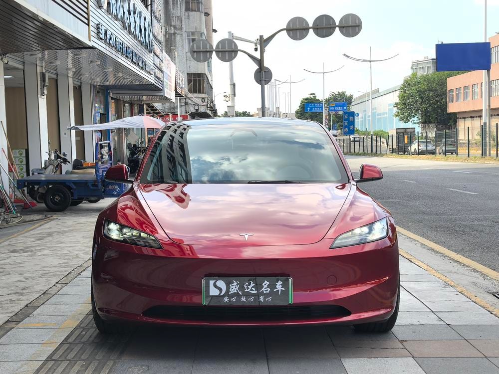 Tesla Model 3 2023 — фото автомобиля