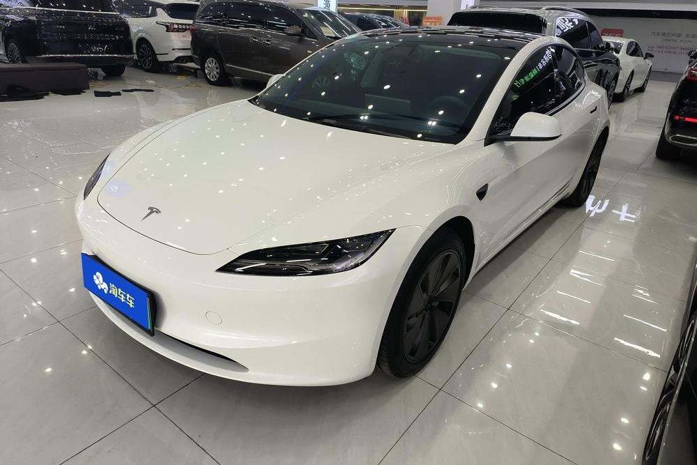 Tesla Model 3 2025 — фото автомобиля