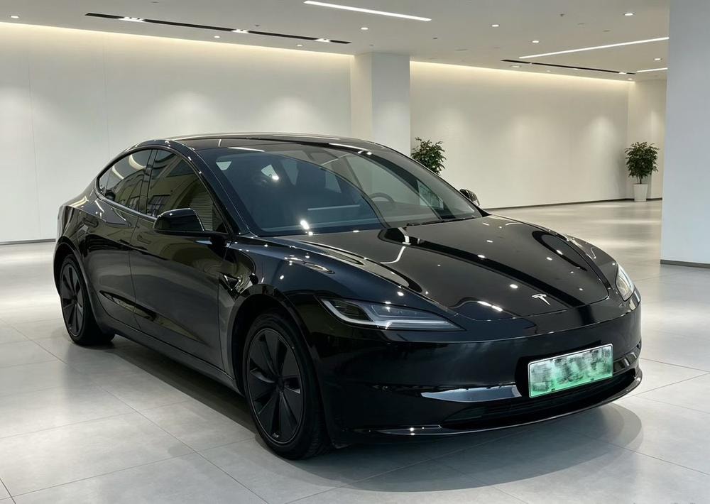 Tesla Model 3 2023 — фото автомобиля