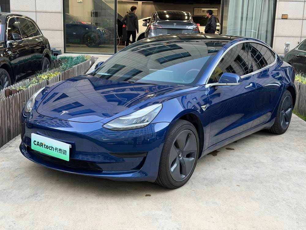 Tesla Model 3 2019 — фото автомобиля