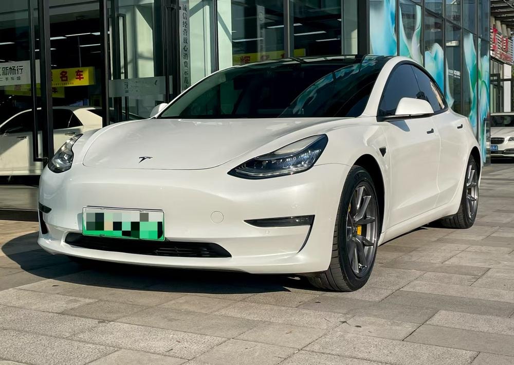 Tesla Model 3 (Import) 2019 — фото автомобиля 1