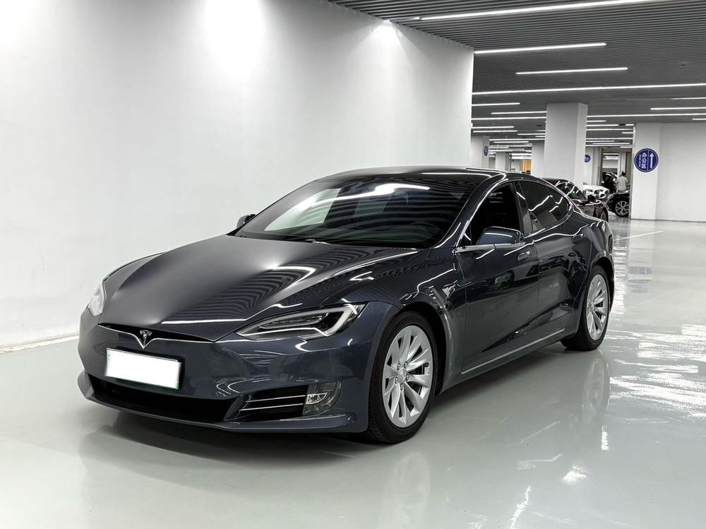 Tesla Model S 2017 — фото автомобиля