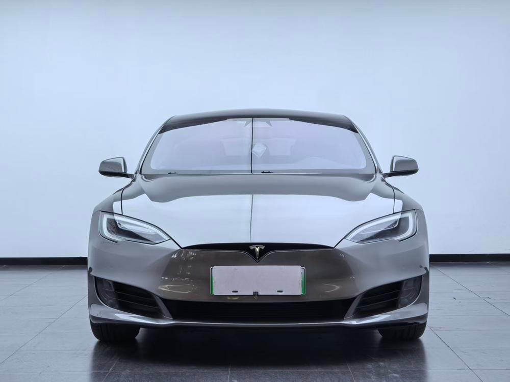 Tesla Model S 2016 — фото автомобиля