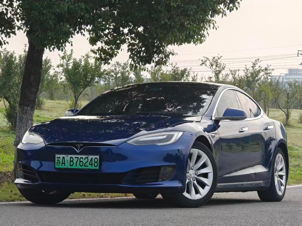 Tesla Model S 2016 — фото автомобиля