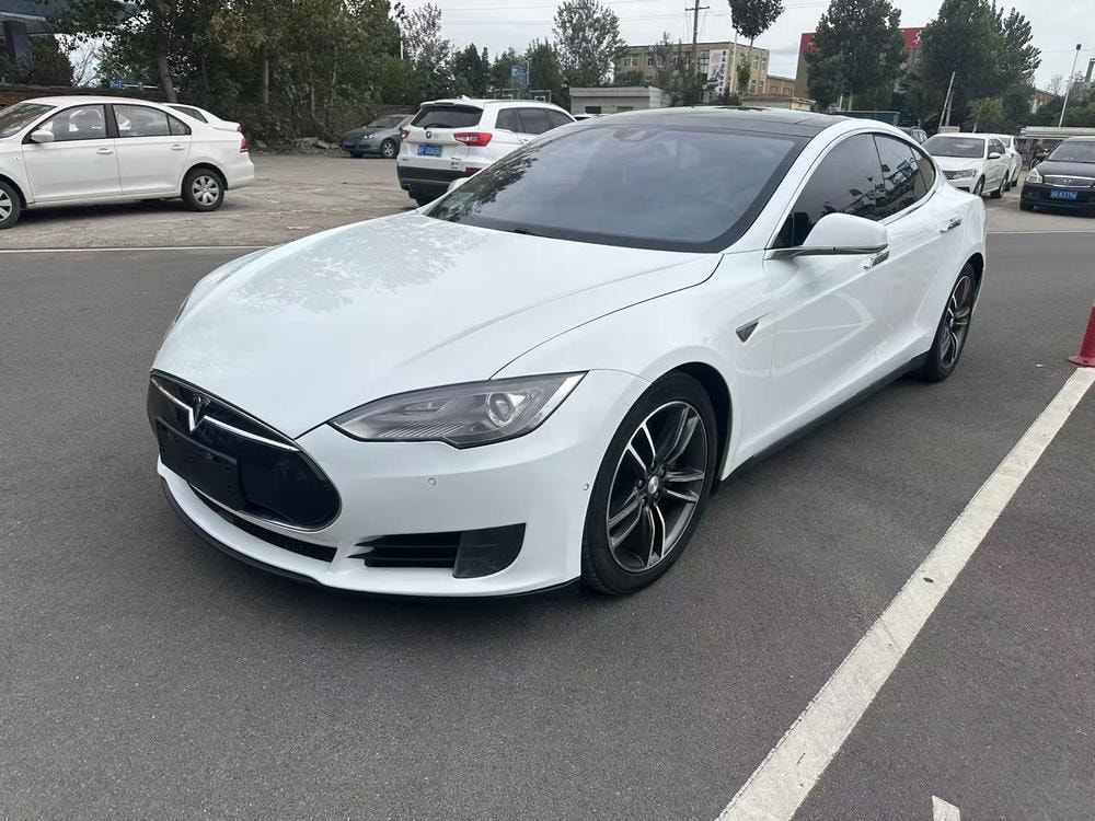 Tesla Model S 2016 — фото автомобиля 1