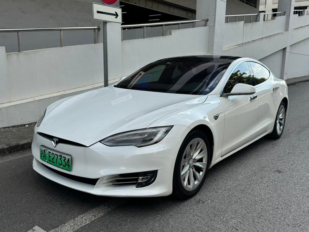 Tesla Model S 2017 — фото автомобиля