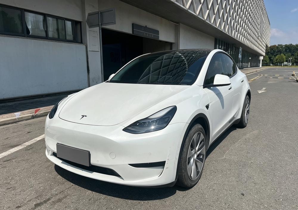 Tesla Model Y 2022 — фото автомобиля